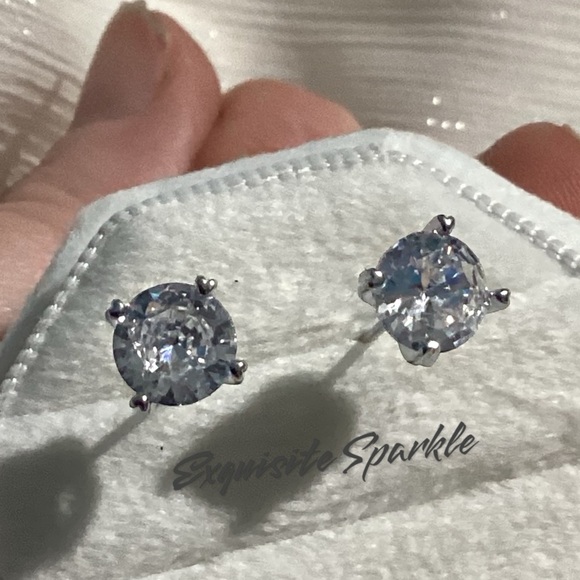 💖Silver Filled Brilliant Cut Heart Prong Diamond (Lab) Stud Earrings - Picture 7 of 17